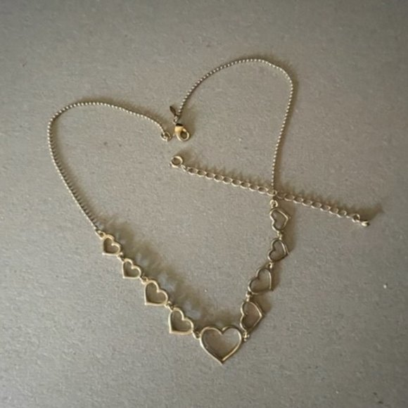 Avon Open Hearts Necklace in a Gold Tone 17" with a removable 3" extender - Picture 4 of 8